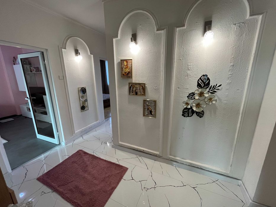 Продава се Тристаен апартамент в Казанлък - 100 кв.м за 1520 €/кв.м - Снимка #8