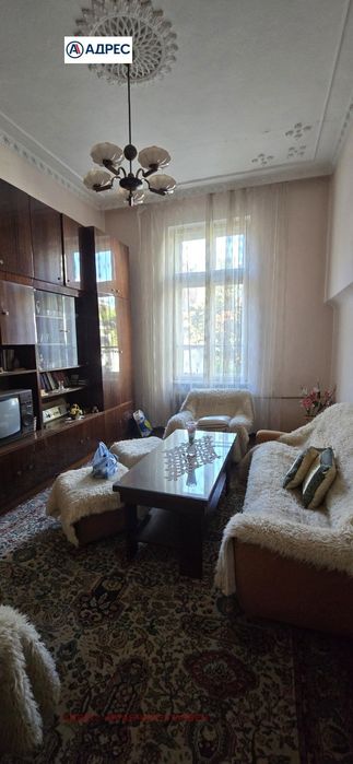 Продава се Тристаен апартамент в Плевен, Идеален център - 92 кв.м за 1740 €/кв.м - Снимка #2