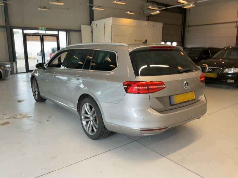 Volkswagen Passat 1.6 TDI Carat BlueMotion Tech 2016