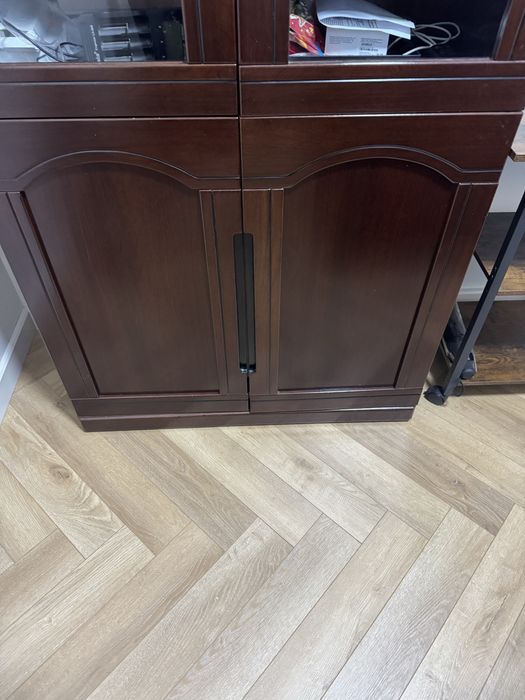 Стол компьютерный и шкаф