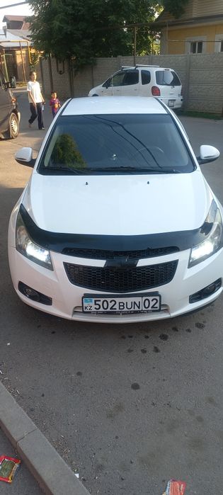 Шевроле Круз автомобиль