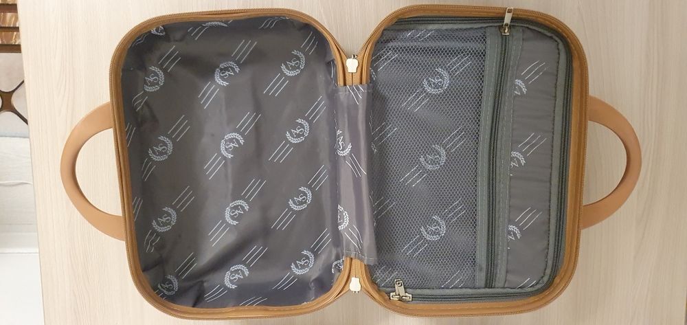 Чемодан для косметики