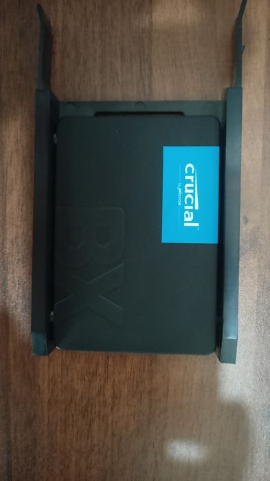 SSD накопитель Crucial 240GB