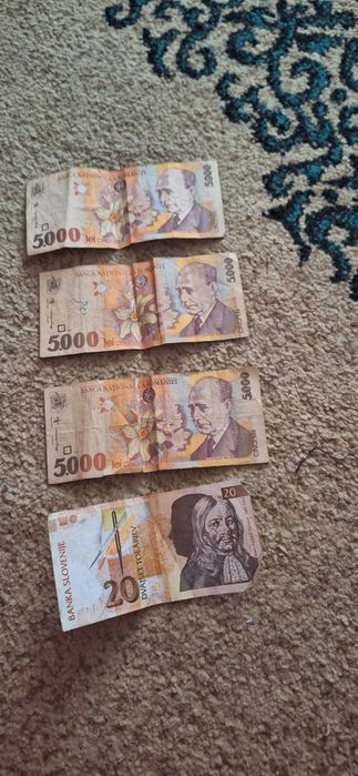 Vând bani vechi pentru colecție