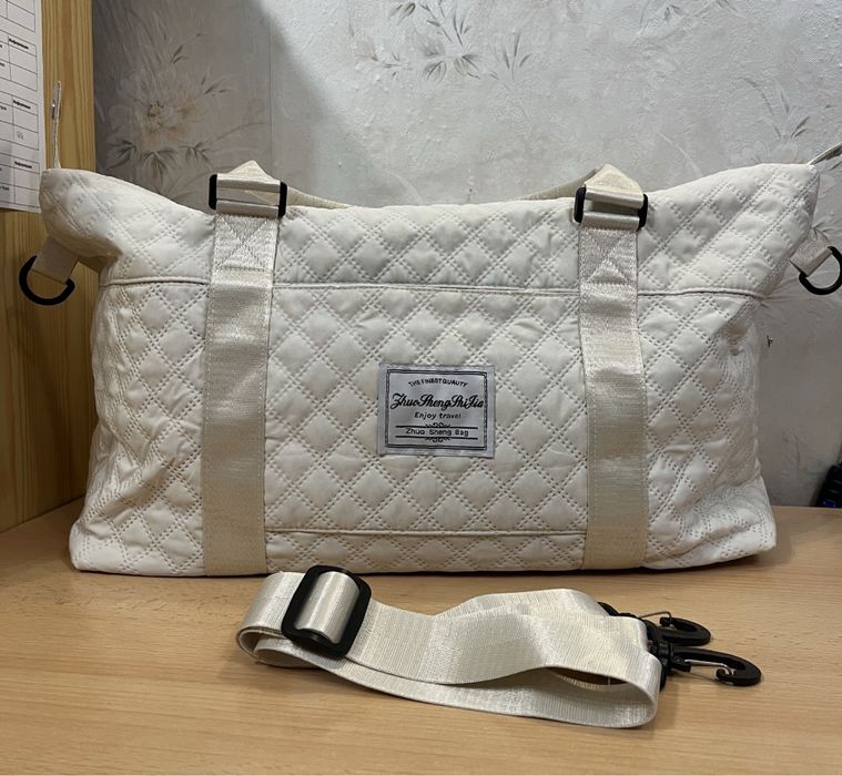 Чанта за пътуване в бяло 55-25-20см подходяща за Wizz Air, самолет