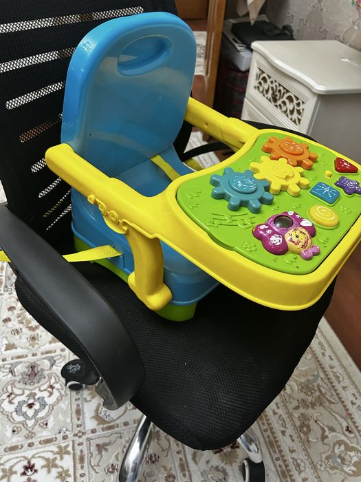 Стульчик и игровой подставкой