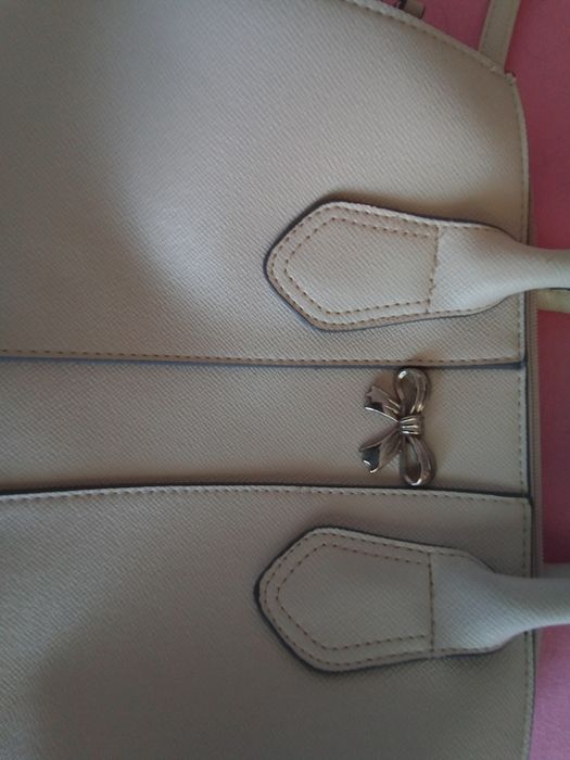 Дамски чанти различни големини модели цветове