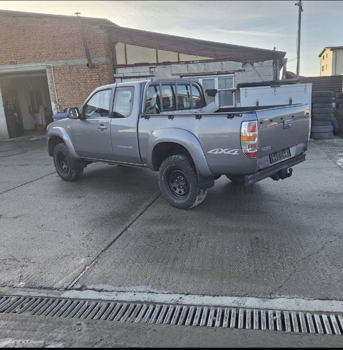 Mazda bt50 2.5 diesel 4x4 mic mare clima an 2010