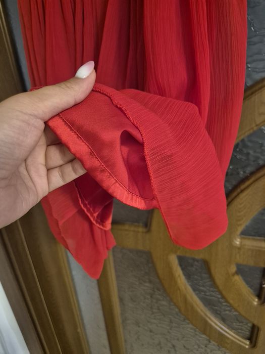 Rochie scurtă H&M , culoarea roșie, mărimea 36