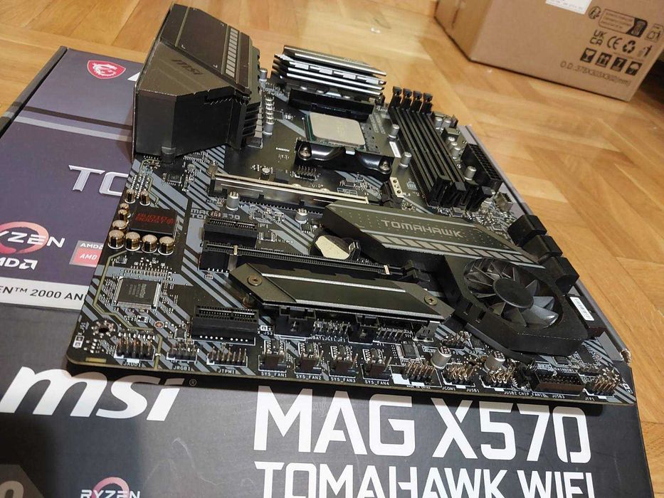 MSI X570 Tomahawk Wi-Fi
