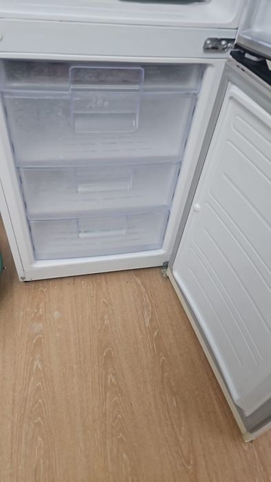 Продам холодильник LG