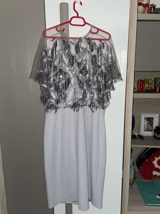 Rochie elegantă argintie