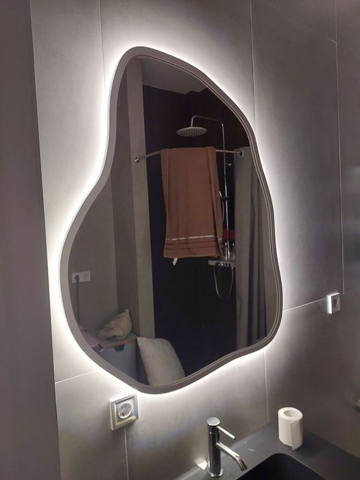 Стильные зеркала с подсветкой