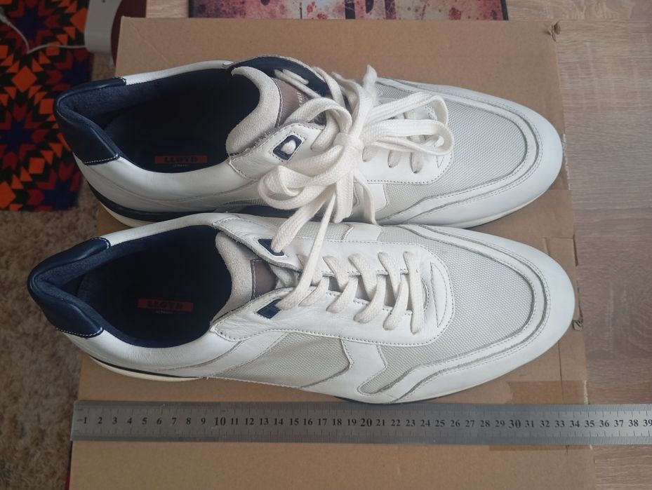 Кроссовки бренд LLOYD