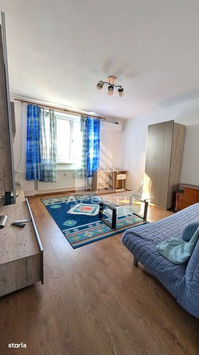 Apartament cu 2 camere de inchiriat,curte comuna,Complex Studentesc