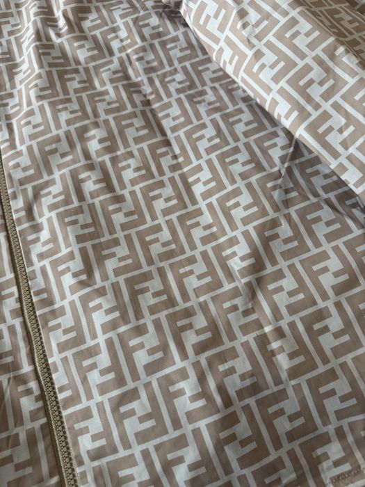 IN STOC | Geaca de faâș Fendi cu 2 fețe Premium