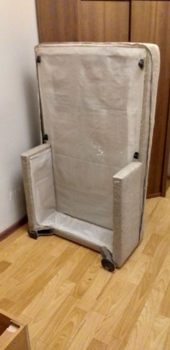 Разборный диван.