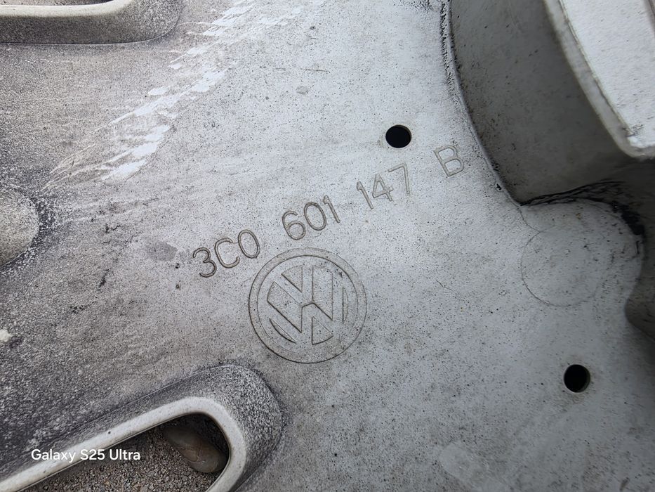 Оригинални тасове VW 16 цола