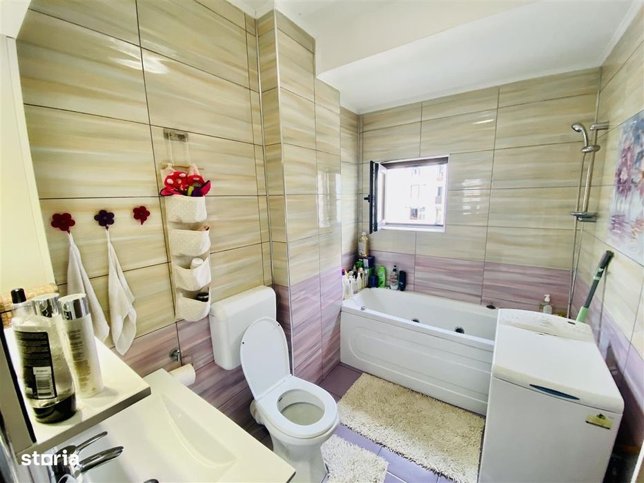 Apartament 3 camere, balcon, parcare inclusa – zona Doamna Stanca