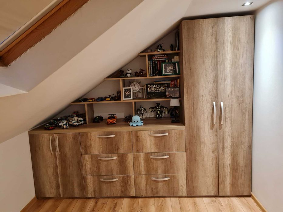 Vand mobila de sufragerie cu birou in stare buna