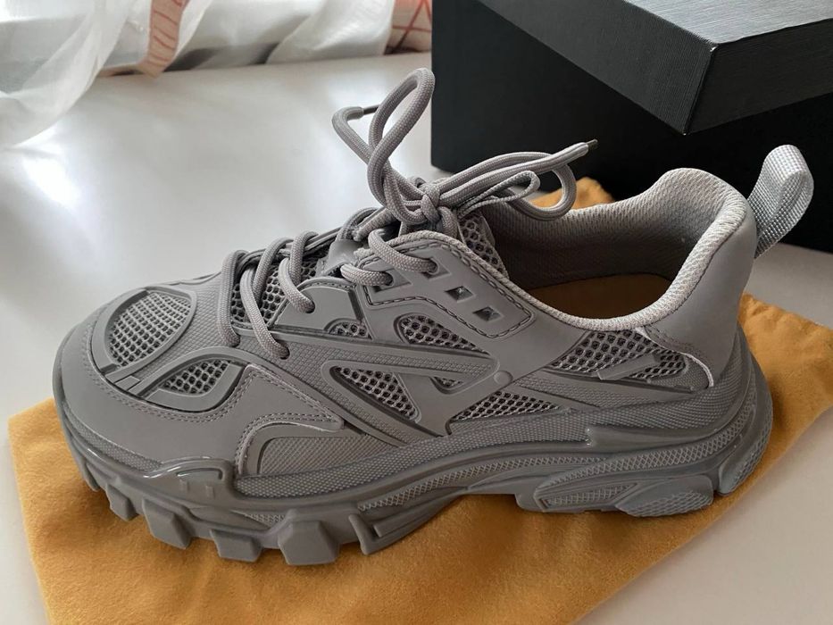 Кроссовки 40.5-41