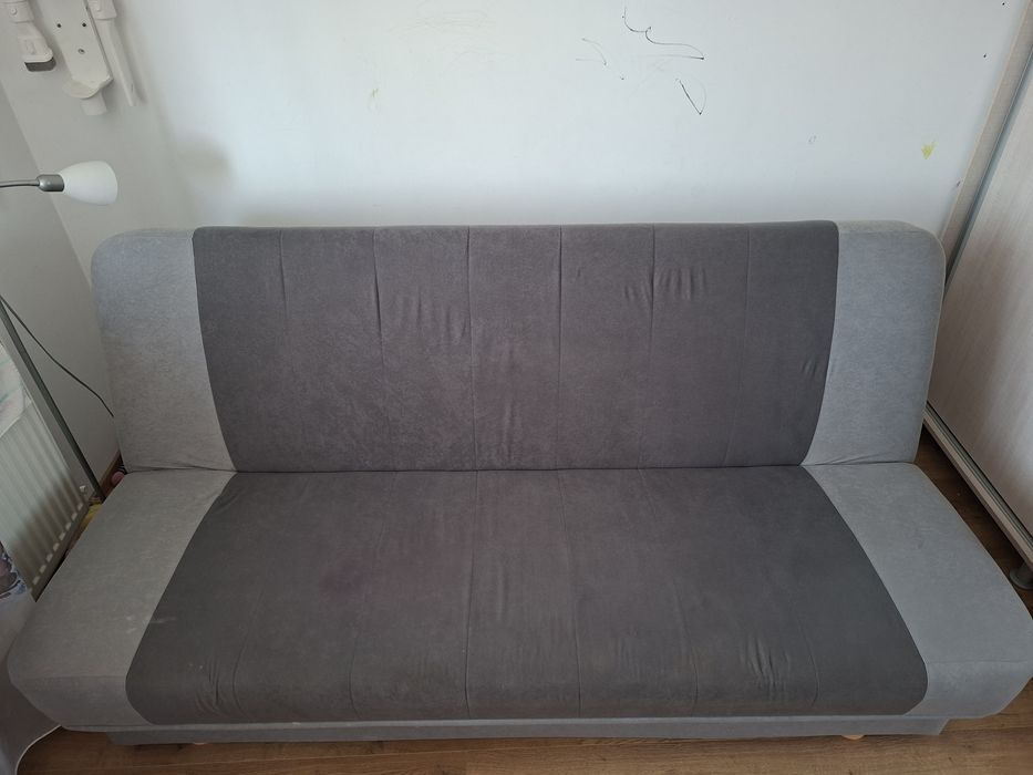 Canapea extensibila de 3 locuri cu spatiu de depozitare