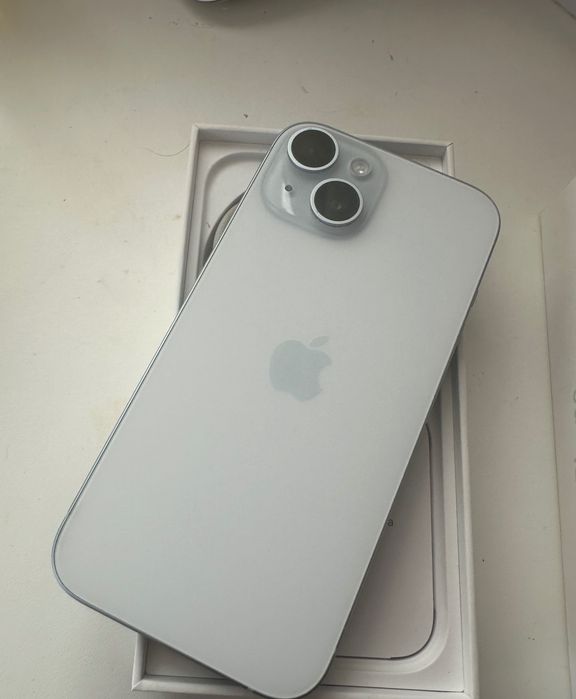 iPhone 15 128GB blue