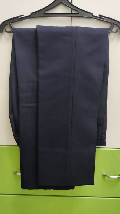 Распродажа школьной одежды.