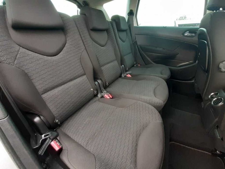 Продавам Пежо 308SW