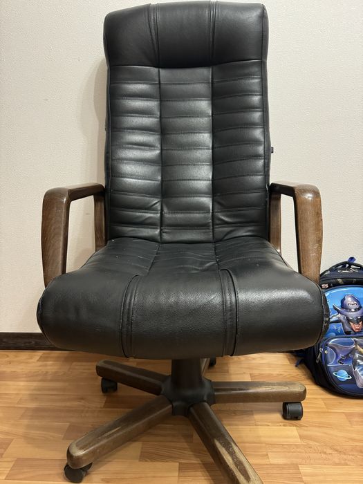 Продам офисное кресло