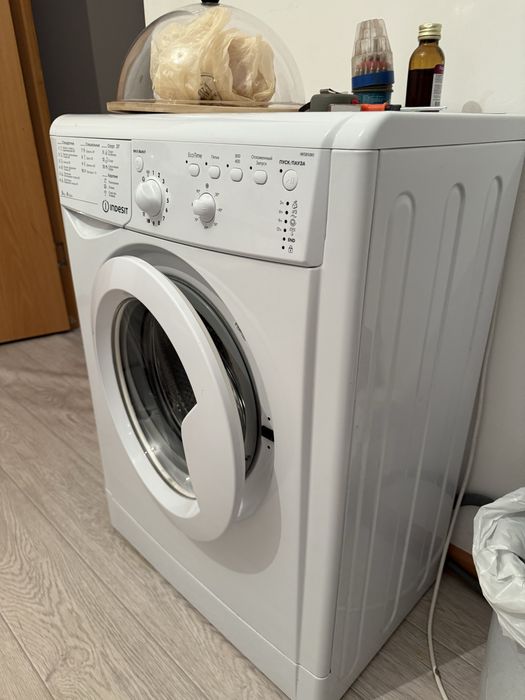 Стиральная машинка Indesit — (с ремонтом)