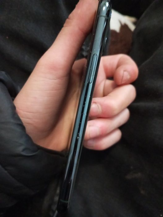 iPhone 11 pro urme ușoare de folosire