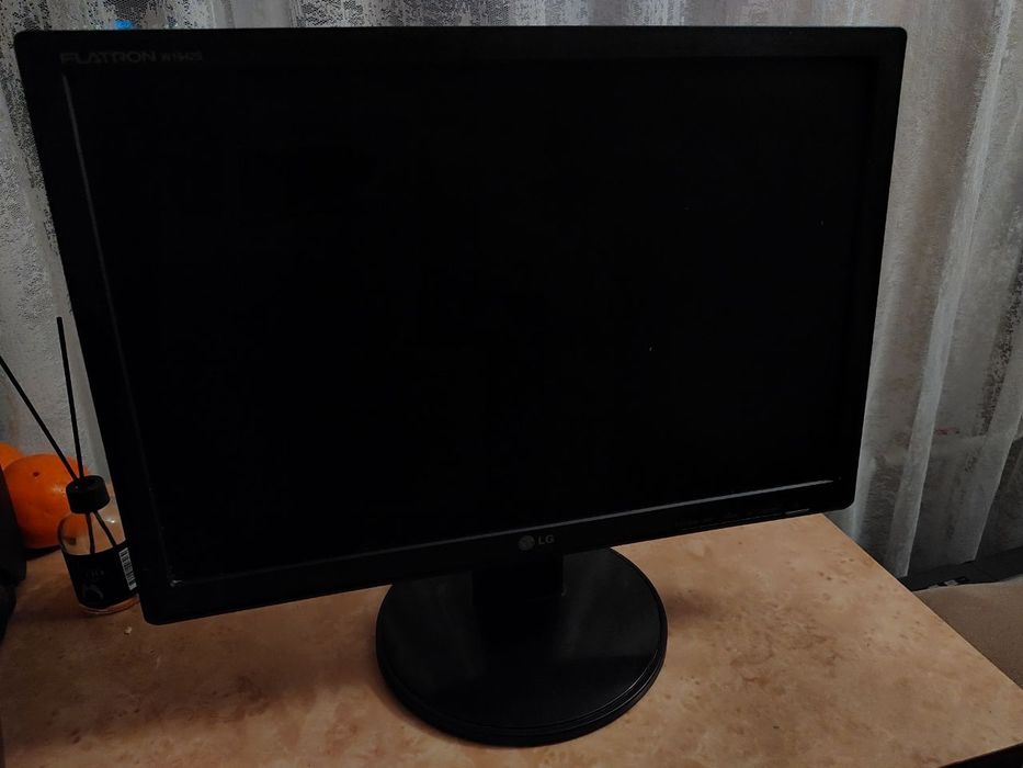 монитор LG W1942(8)-BFU