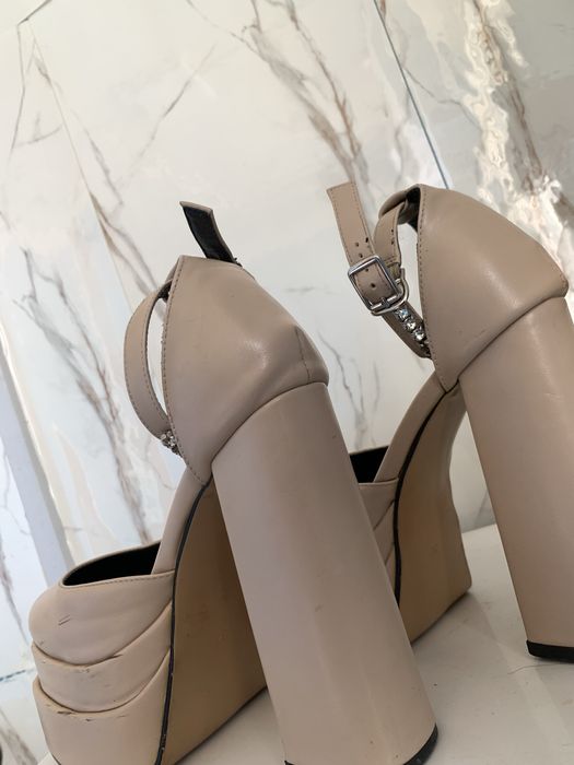 Каблуки (туфли) ВЕРСАЧИ