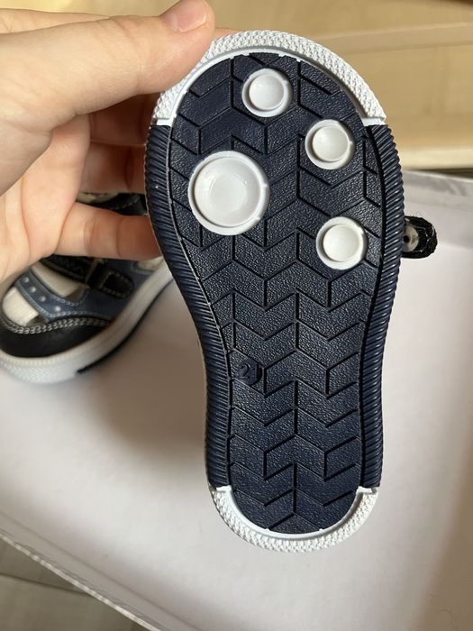 Детская обувь продам