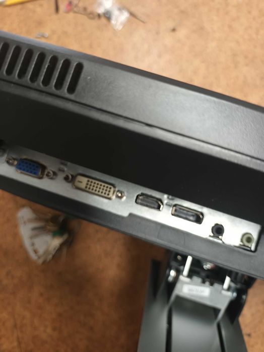 Продавам монитор PHILIPS 24инча
