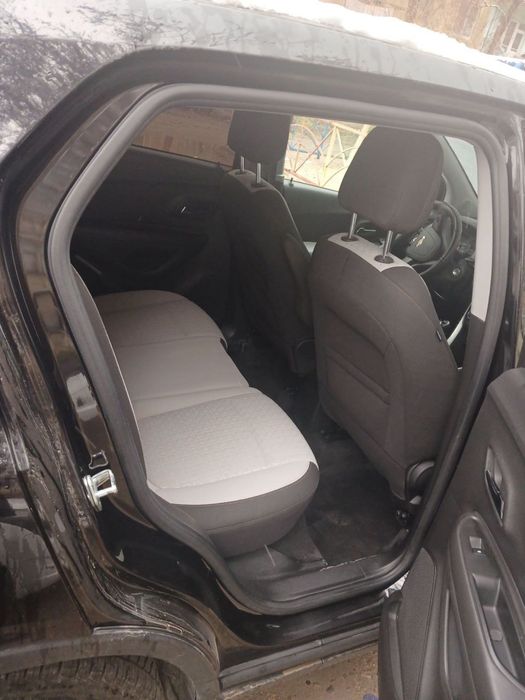 Trecker 1      10700$