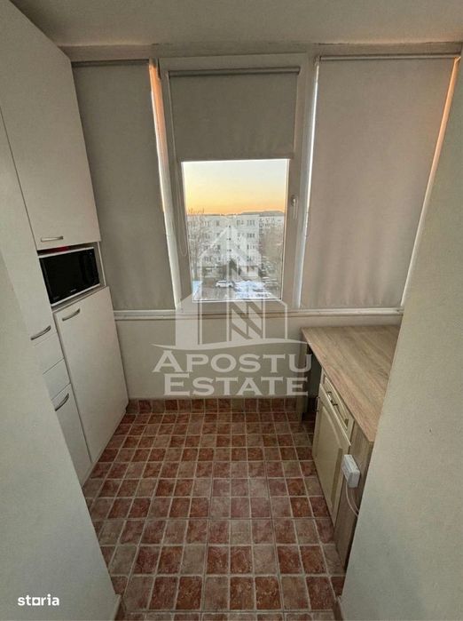 Apartament 3 camere,2 bai, decomandat, renovat, zona Girocului