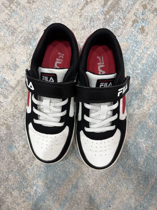 кожанные кроссовки FILA