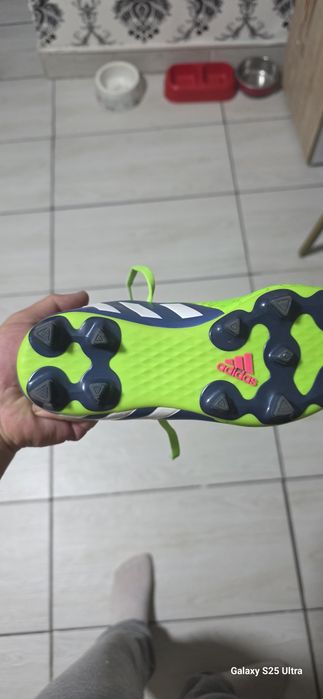 Ghete de fotbal pt copii marimea 33 purtate doar o singura data