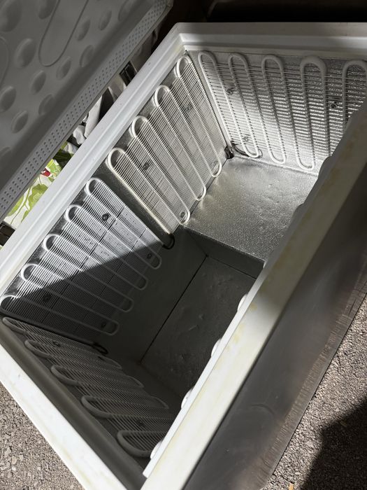 Продам морозильную камеру