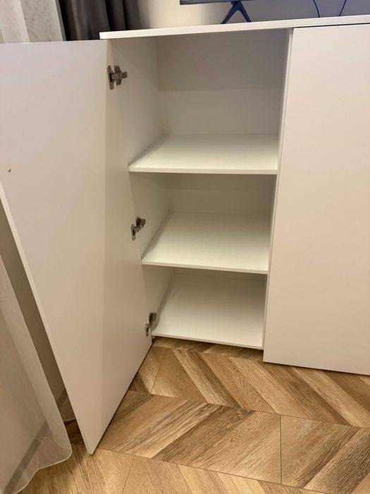 Продам трёхдверный распашной шкаф