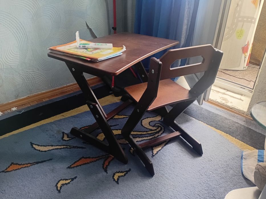 Продам парту,в идеале