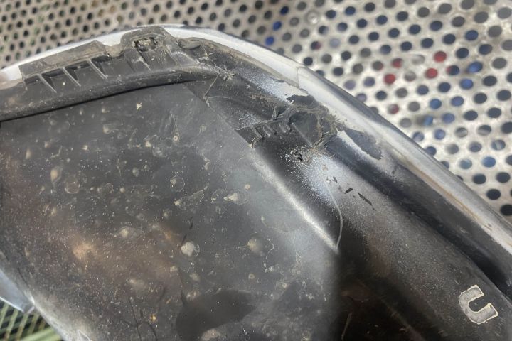Far stanga 3 CLEME RUPTE Toyota Aygo a 2-a generatie