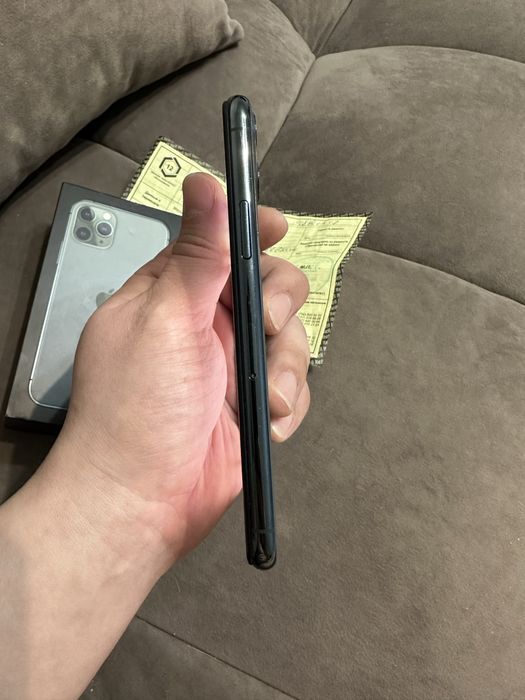 Продам Iphone 11 PRO