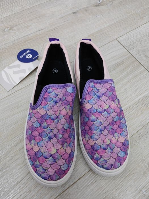 Продам обувь для девочки