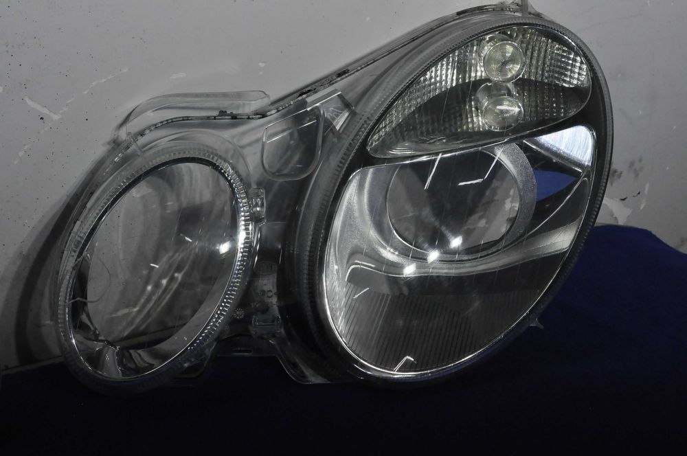 Стекло фары Mercedes-Benz E-Class 2002 W211