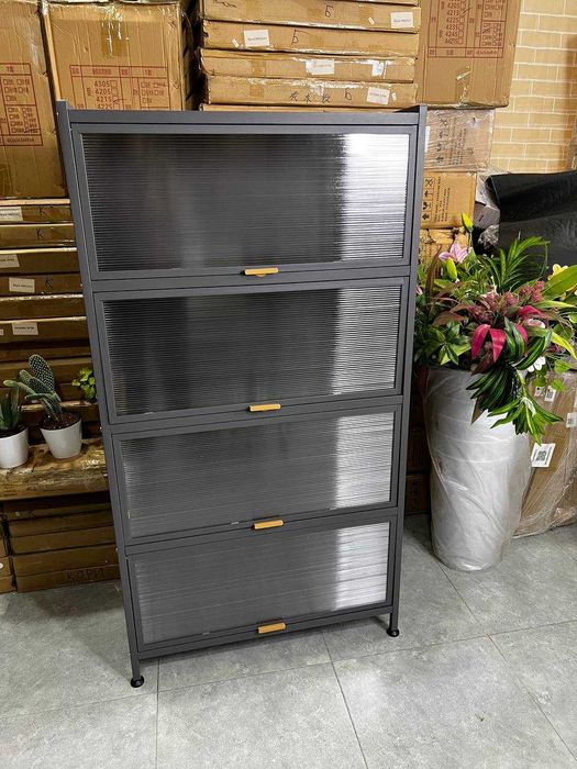 Металлический шкаф для хранения с откидными дверцами