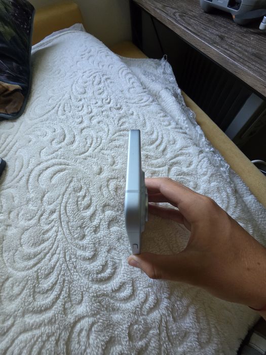 Iphone 15, 128gb, 87% baterie, spart pe spate