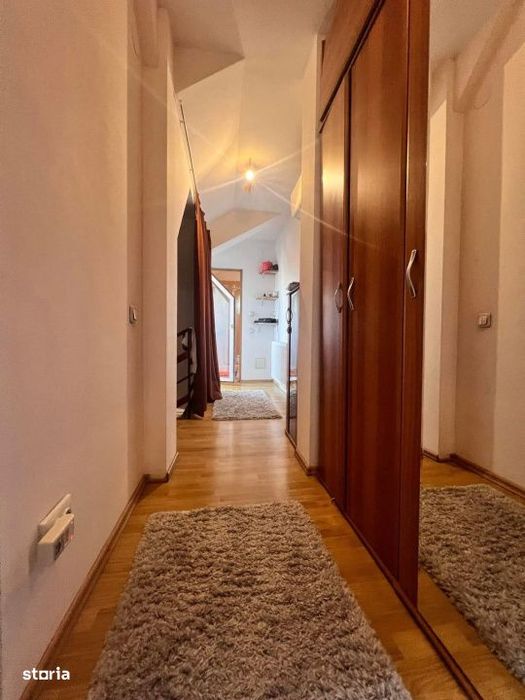 Apartament 4 camere decomandat cu scara interioara, Zona Sarari